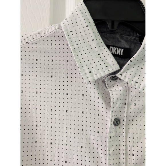 DKNY‎ Dotted Button Down Shirt Short Sleeve Modern Fit Casual Size M - Picture 3 of 8